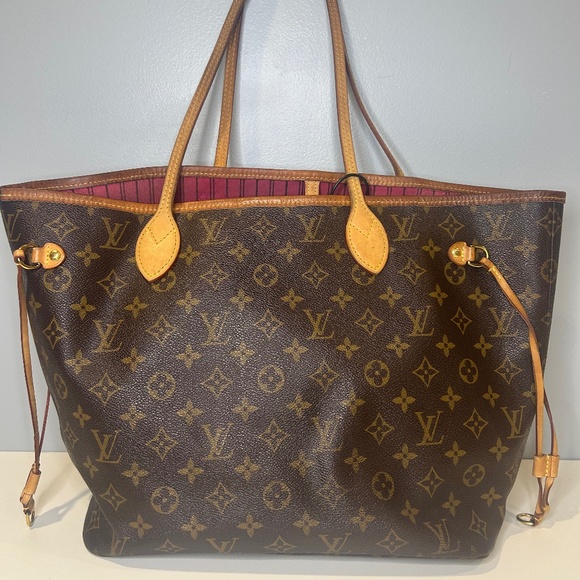 Louis Vuitton Monogram Neverfull MM Fuschia Interior - Picture 1 of 5